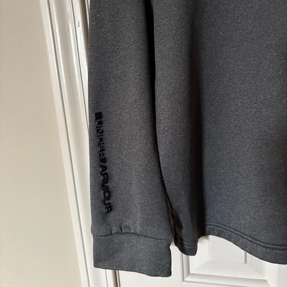 Under Armour Size Large Gray Quarter Zip - Picture 3 of 5